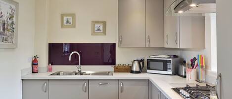 Lave-vaisselle, congélateur