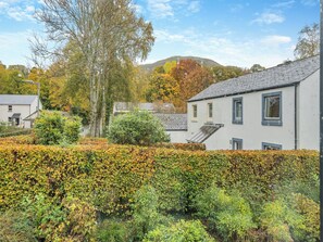 المنطقة المحيطة بالمنشأة