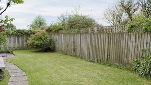 Unclassified image, 3 of 10, button - Meadow Cottage-E1793 (Broadwindsor)