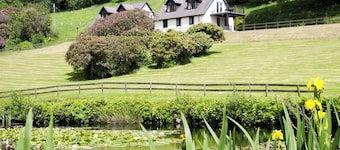 Lake View Cottage - CV7102