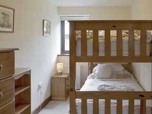 3 bedrooms, free WiFi, bed sheets