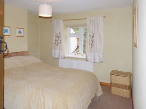 3 bedrooms, free WiFi, bed sheets - 3 bedroom accommodation in Lydbrook, Forest of Dean (Lydbrook, Forest of Dean)