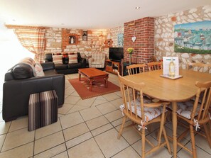 Living area - 3 bedroom accommodation in Flamborough (Flamborough)