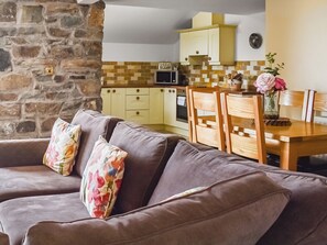 TV - 3 bedroom accommodation in Llanfair, near Harlech (Llanfair, near Harlech)