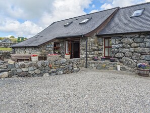 Exterior - 3 bedroom accommodation in Llanfair, near Harlech (Llanfair, near Harlech)