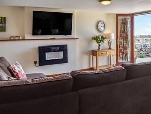TV - 3 bedroom accommodation in Llanfair, near Harlech (Llanfair, near Harlech)