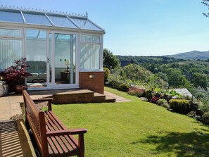 Terrace/patio - 3 bedroom accommodation in Penrhyndeudraeth (Penrhyndeudraeth)
