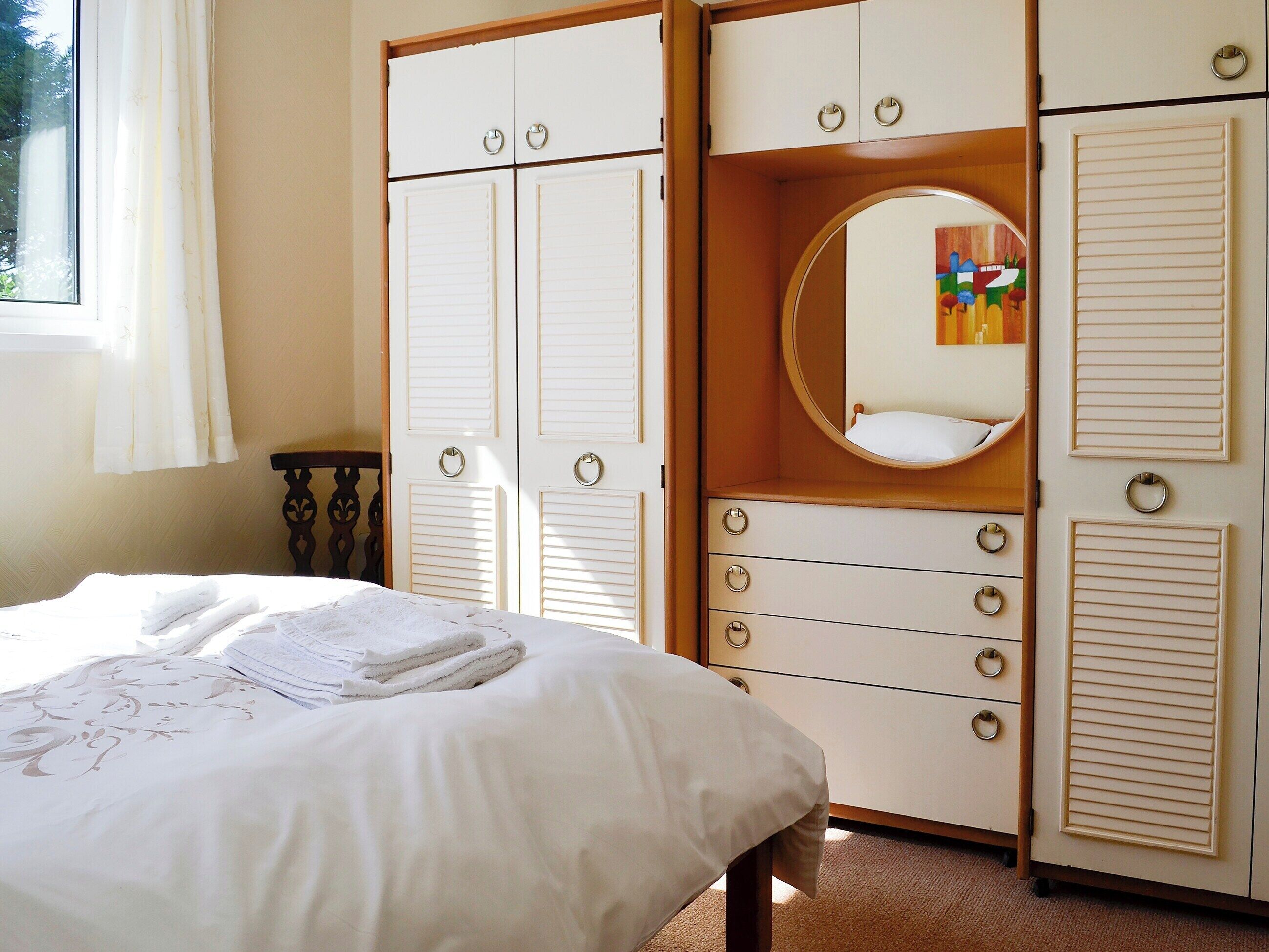 3 bedrooms, free WiFi, bed sheets