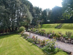 Property grounds - 3 bedroom accommodation in Maidencombe, near Torquay (Maidencombe, near Torquay)