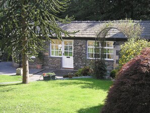 Exterior - The Farriers - 26967 (St. Mary&rsquo;s Park, Windermere)