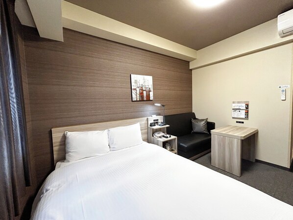 مكتب وتجهيزات عازلة للصوت وواي فاي مجانًا وملاءات أسرّة