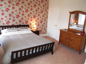 4 bedrooms, free WiFi, bed sheets