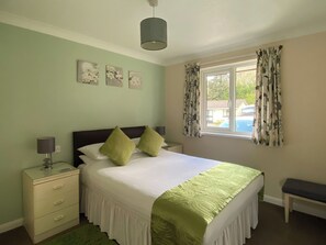 3 bedrooms, free WiFi, bed sheets