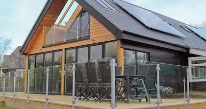 4 Schlafzimmer Unterkunft in Hoveton, near Wroxham