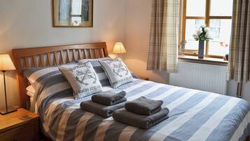 1 bedroom, WiFi (free), bed sheets