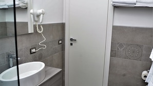 Comfort Double Room, 1 Queen Bed, Non Smoking | Egyptian cotton sheets, in-room safe, desk, blackout drapes - A due Passi dal Museo (Naples)