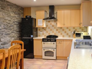 Dishwasher, highchair - Ty Hir Bwlch Gwyn Farm Equestrian Centre (Arthog, near Fairbourne)
