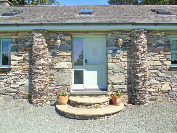 Exterior detail - Ty Hir Bwlch Gwyn Farm Equestrian Centre (Arthog, near Fairbourne)