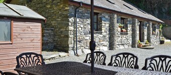 Ty Hir Bwlch Gwyn Farm Equestrian Centre