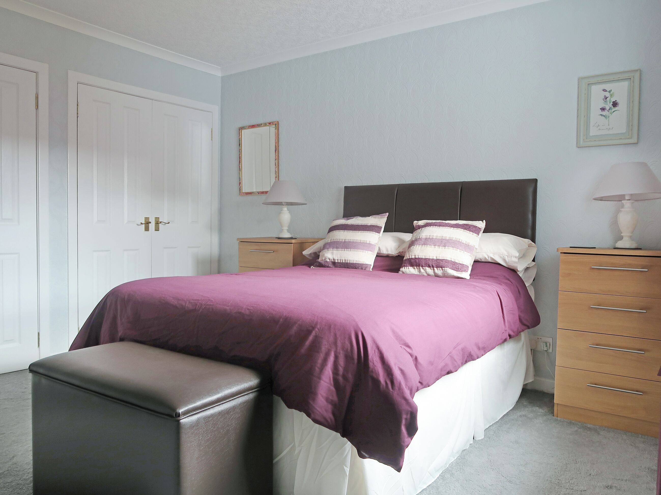 4 bedrooms, WiFi (free), bed sheets