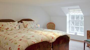 4 bedrooms, free WiFi, bed sheets