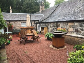 Outdoor dining - 4 bedroom accommodation in Insch near Inverurie (Insch near Inverurie)