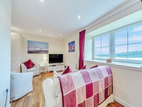 2 bedroom accommodation in Stirling