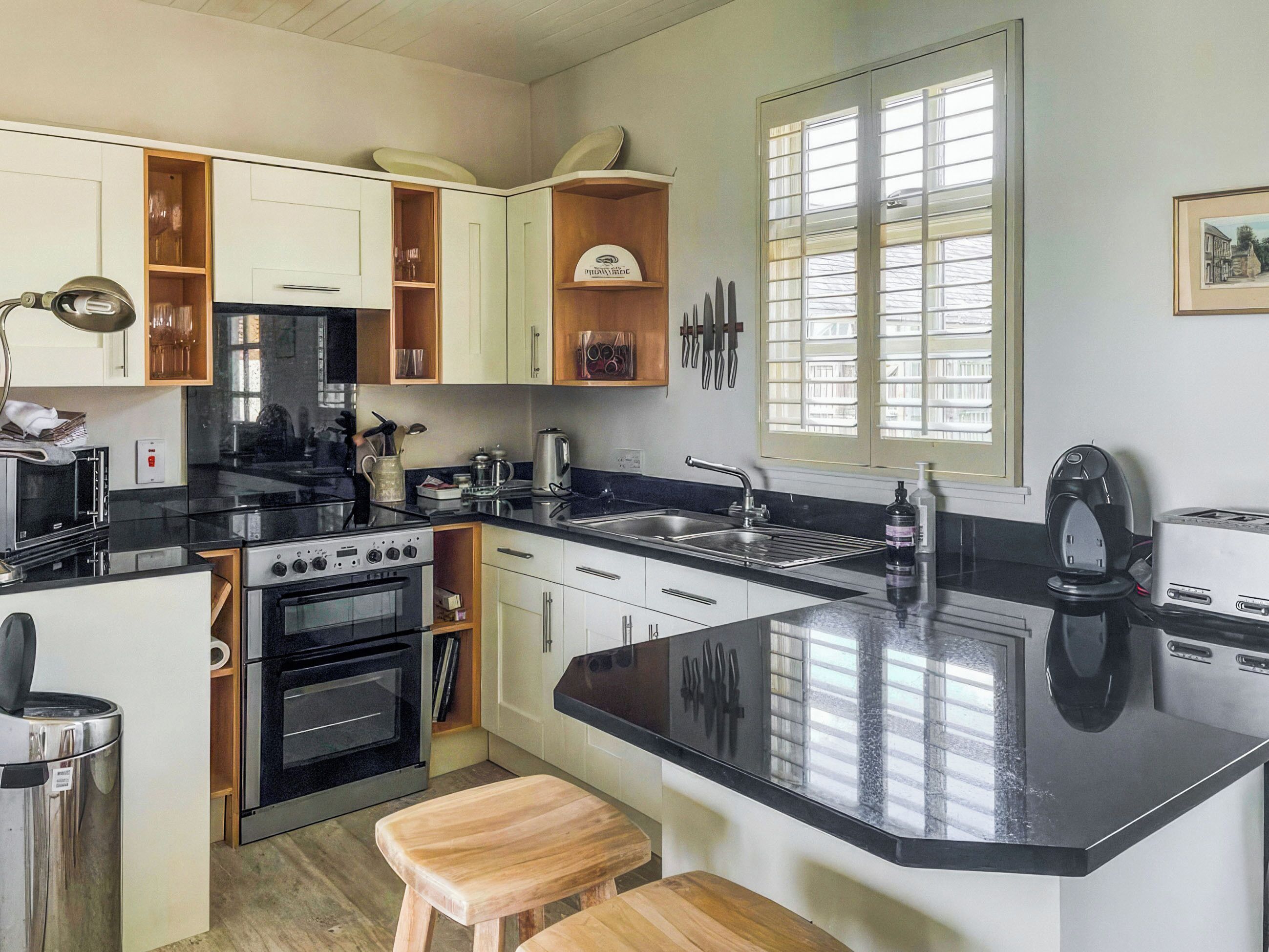 Dishwasher, cookware/dishes/utensils
