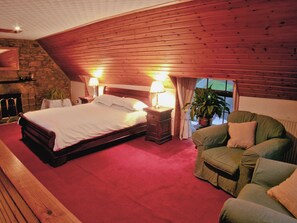 2 bedrooms, WiFi (free), bed sheets - 2 bedroom accommodation in Birnam, near Dunkeld (Birnam, near Dunkeld)