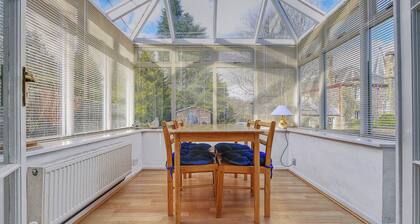 2 bedroom accommodation in Birnam, near Dunkeld