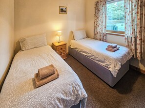 3 bedrooms, bed sheets