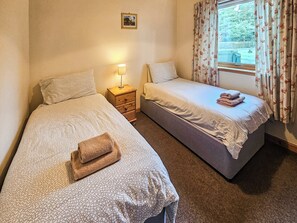 3 bedrooms, bed sheets