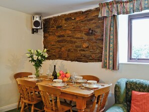 Dining - 2 bedroom accommodation in Polson, nr. Launceston (Polson, nr. Launceston)