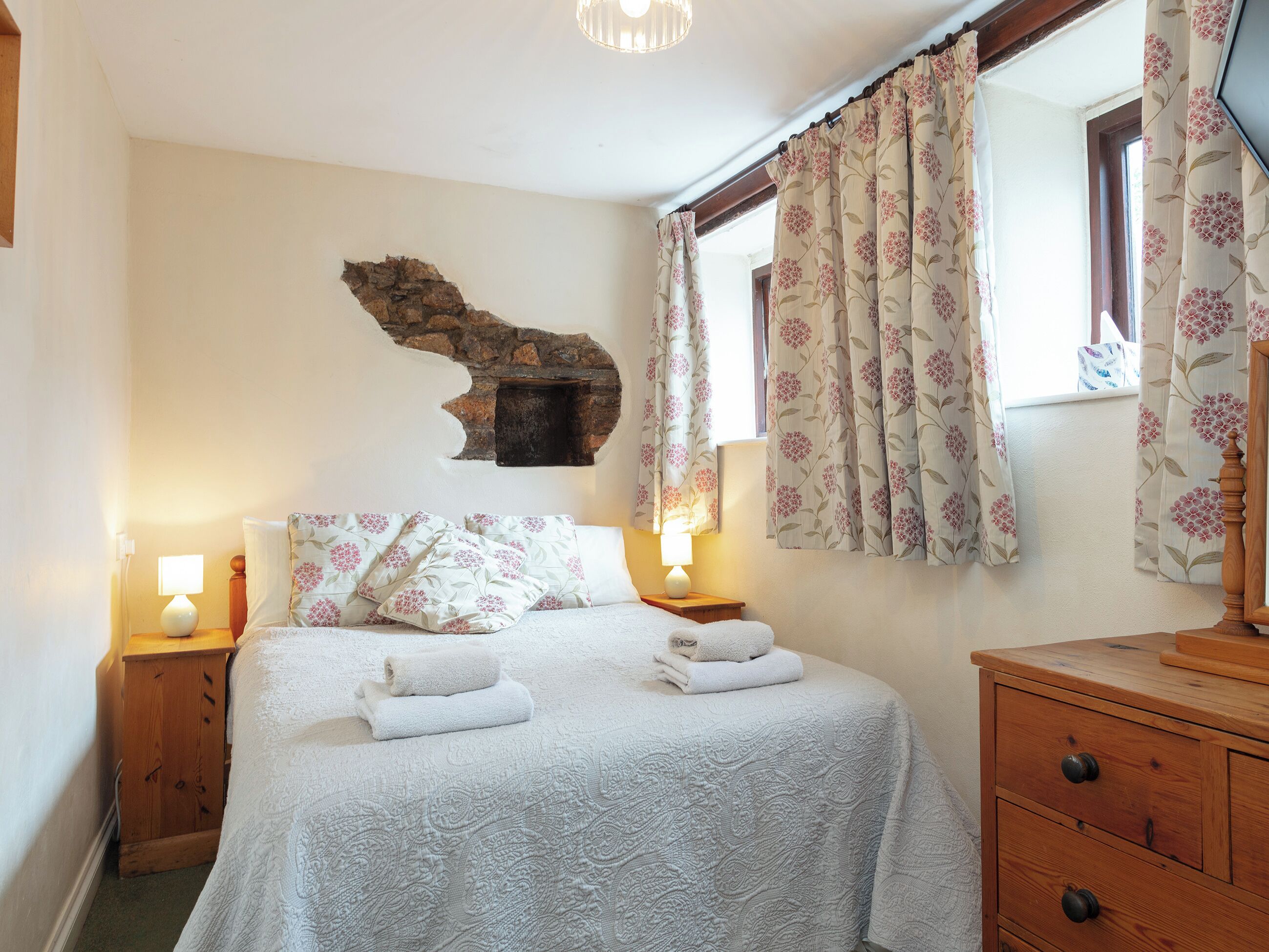 2 habitaciones, wifi gratis y ropa de cama 