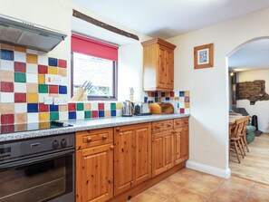 Lava-louças, cadeirão de bebê