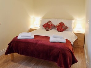 1 bedroom, free WiFi, bed sheets - 1 bedroom accommodation in High Halstow, near Rochester (High Halstow, near Rochester)