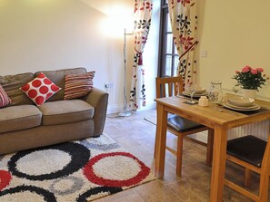 Living area - 1 bedroom accommodation in High Halstow, near Rochester (High Halstow, near Rochester)