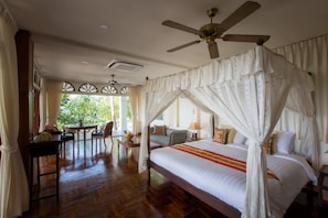 9 bedrooms, soundproofing, iron/ironing board, free WiFi