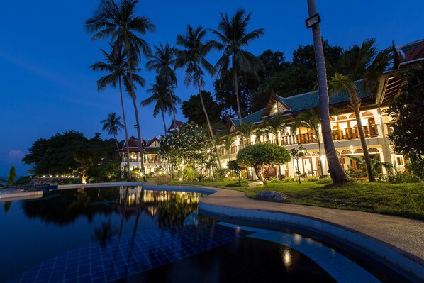 Private pool