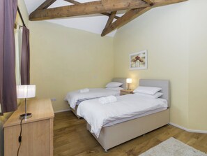 2 bedrooms, free WiFi, bed sheets