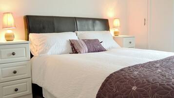 6 bedrooms, free WiFi, bed sheets