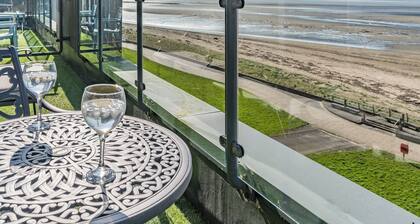 3 bedroom accommodation in Llanelli