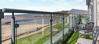 3 bedroom accommodation in Llanelli