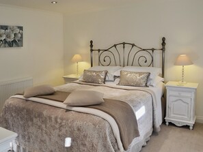 2 bedrooms, free WiFi, bed sheets - Cherry Blossom Cottage (Kettlesing near Harrogate)