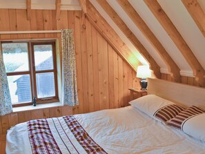 1 bedroom, bed sheets