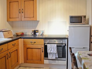 Fridge, microwave, oven, cookware/dishes/utensils - 1 bedroom accommodation in Burgate, near Fordingbridge (Burgate, near Fordingbridge)