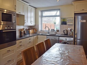 Dishwasher, highchair, cookware/dishes/utensils - 3 bedroom accommodation in Keswick (Keswick)