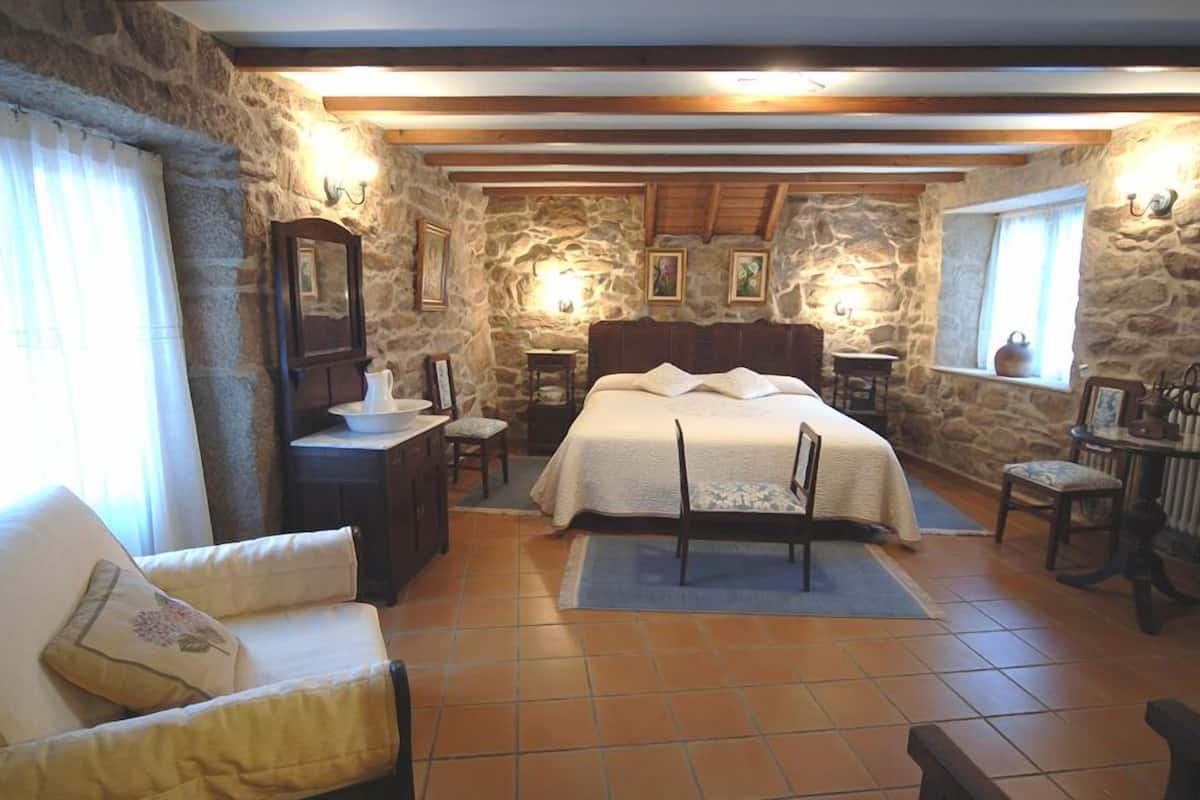 Double Room, 1 King Bed, Garden View
