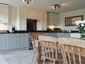 Dining - 4 bedroom accommodation in Sneatonthorpe, near Whitby (Sneatonthorpe, near Whitby)
