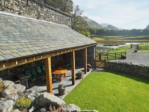 Outdoor dining - 4 bedroom accommodation in St. Johns-in-the-Vale, near Keswick (St. Johns-in-the-Vale, near Keswick)
